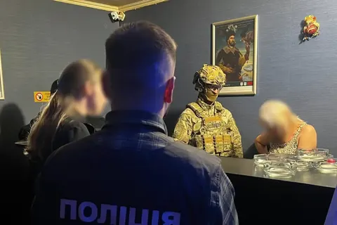 У Волочиську пенсіонерка організувала підпільне казино у підвалі